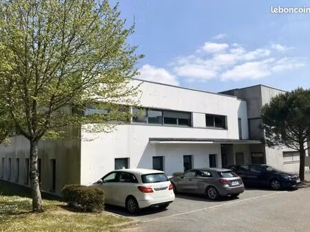 bureaux 140 m²