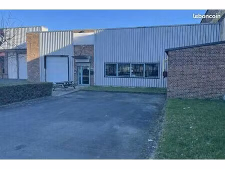 local bureaux 954 m²