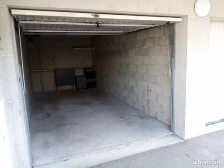 garage à louer