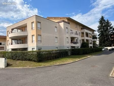 parking/box 14 m² gaillard