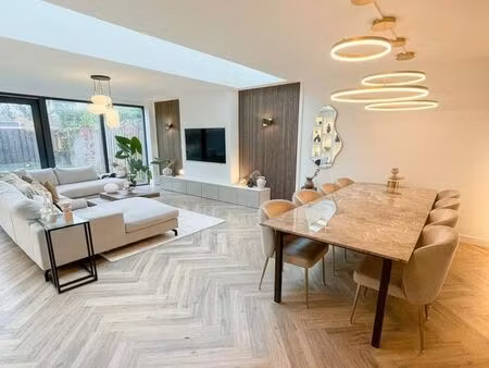 maison 6 pièces 137 m²