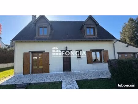 maison traditionnelle de 1984 – 4 chambres – cadre paisible