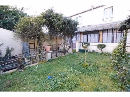 immeuble 5 pièces 123 m²