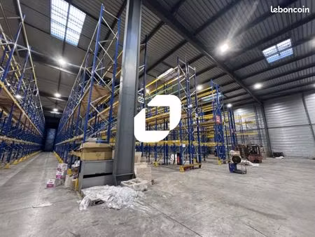 local industriel 4 886 m²