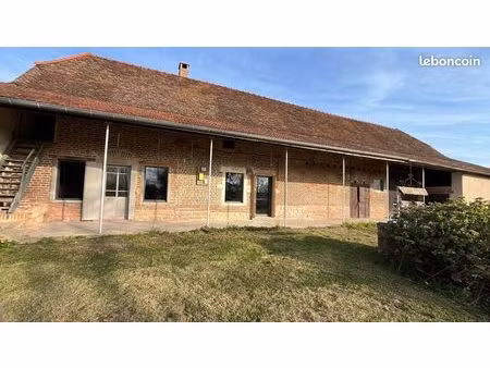 ferme bressanne à rénover – 3 5 ha de terrain libre – nombreuses dépendances