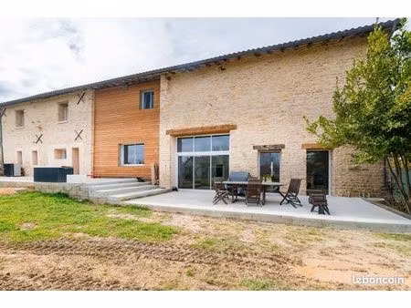 maison de caractère rénovée à la campagne - 300 m²