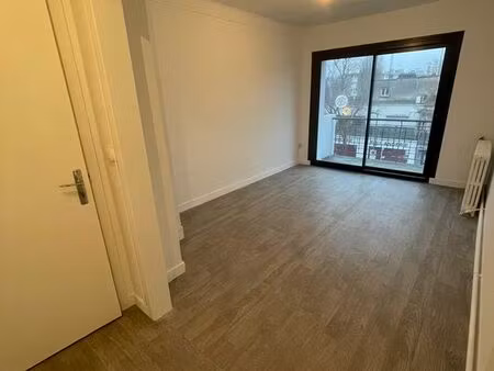 t2 rénové en plein centre-ville