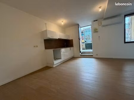 studio 2 pièces 32 m²