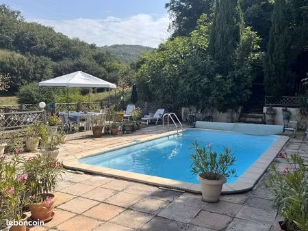 maison 10 pièces 363 m²