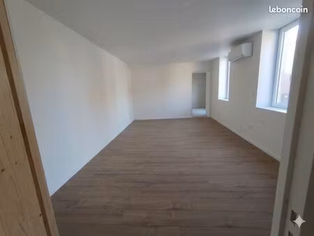 maison 2 chambre   jardin non attenant  pompe a chaleur