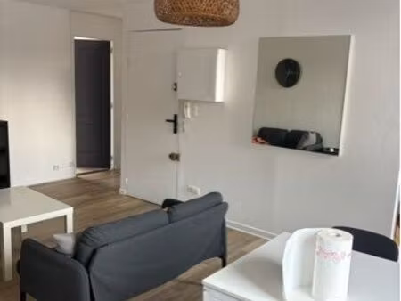 duplex gambetta location