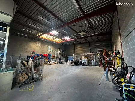 local d'activité 479 m²