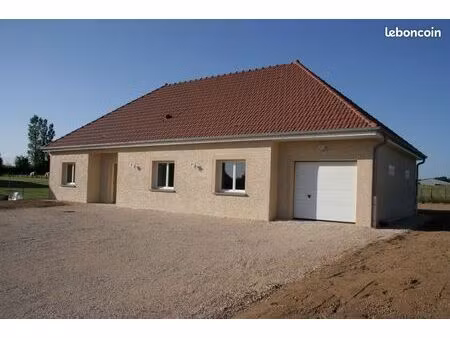 maison récente avec terrain clos