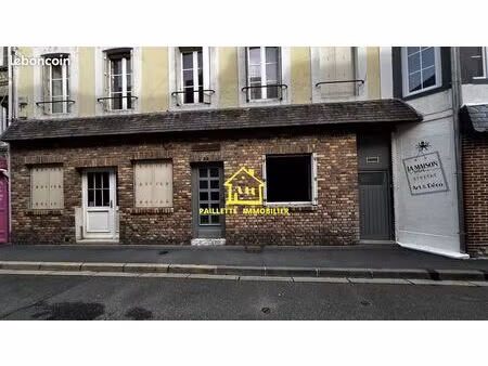 studio 1 pièce 28 m²