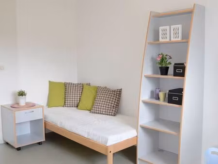 t2 48 m2 (loyer tout compris) - le mans