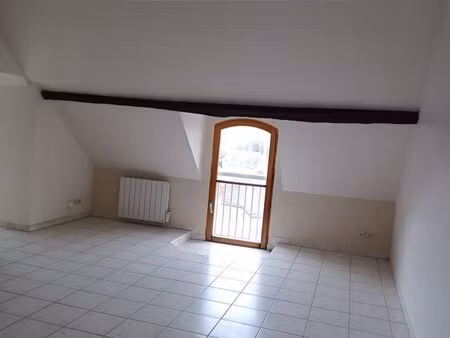 sille-le-guillaume - t1 spacieux rénové - 350