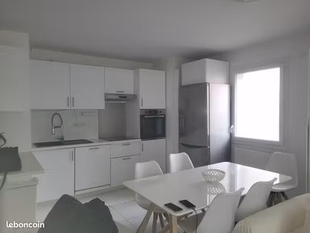 appartement 4 pieces 200metres de la gare