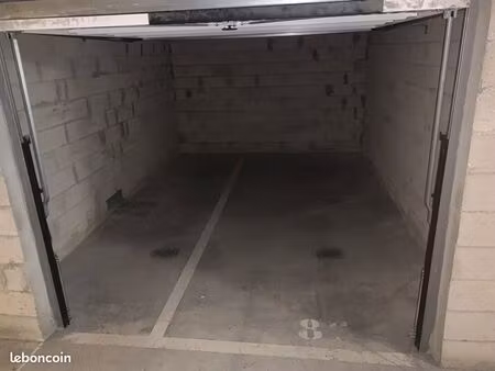 grands box  garages en sous-sol 15 5m2