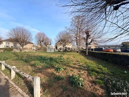terrain 897 m² chalons en champagne