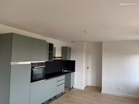appartement rénové à neuf avec balcon - malo
