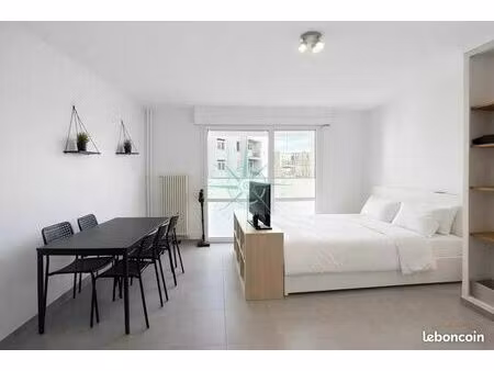 studio 1 pièce 24 m²