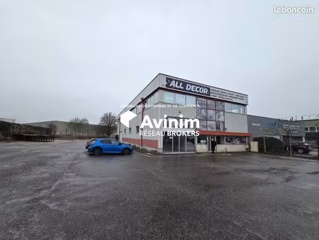 local 1000 m² sillingy