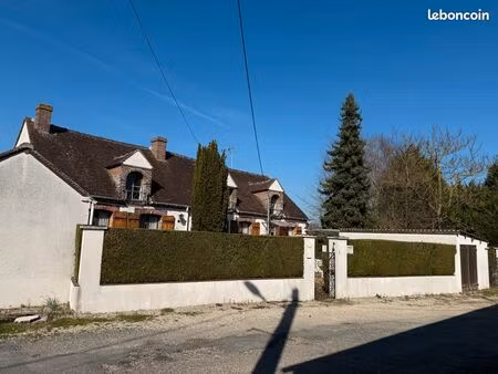 mignonne fermette briarde a vendre