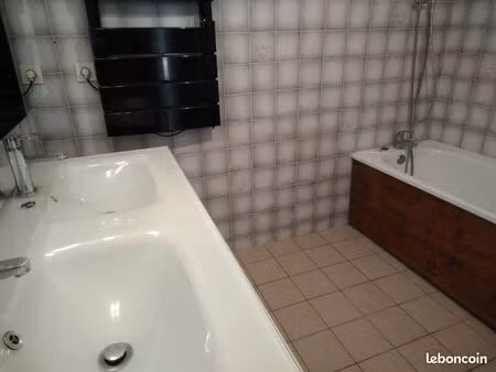 a louer prochainement a charolles. 71 :t4 avec jardin