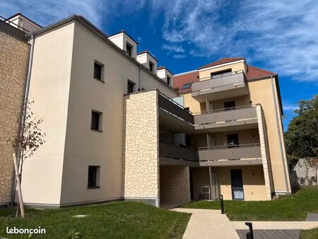 dammarie-les-lys – appartement contemporain avec loggia et stationnement privatif