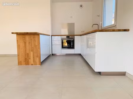 superbe appartement t3 avec garage et balcon