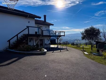 propriété 7 pièces 179 m²
