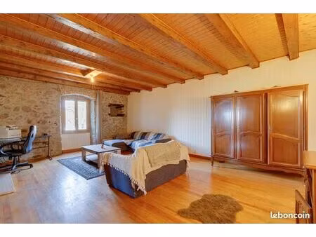maison 5 pièces 208 m²