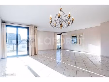 appartement 3 pièces 112 m²