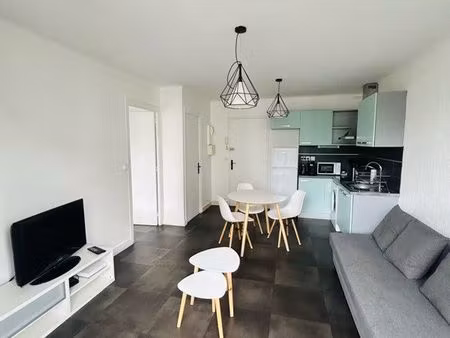 t2 lumineux à annecy – loggia  cave & parking sécurisé