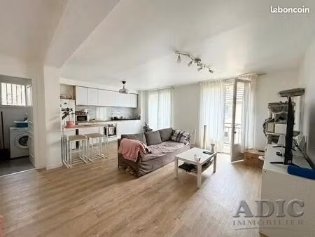 appartement 2 pièces 52 m²