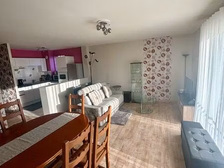 t3 meublé  sécurisé avec balcon et box