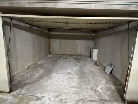 vends box 5 m x 4 m à chatou