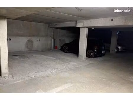 place de parking 7-8 gare