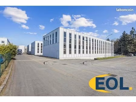 local d'activité 1 800 m²