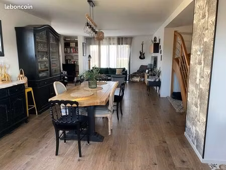 maison d’architecte 2024 – 190 m² – 6 chambres – terrain 1 096 m²