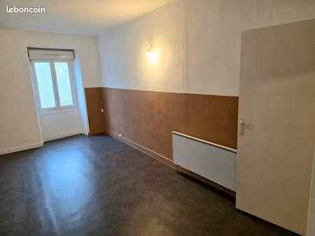 appartement t3  60 m²  plein centre de legé