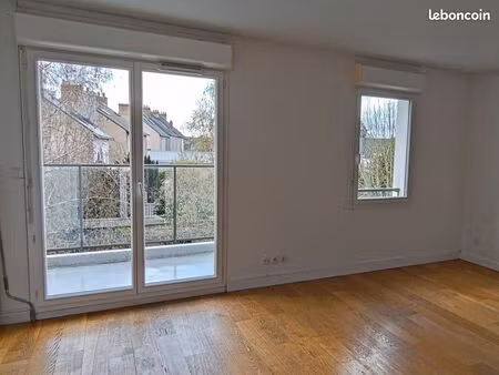 t4 86 m² – dernier étage – terrasses – lumineux – quartier sainte-anne