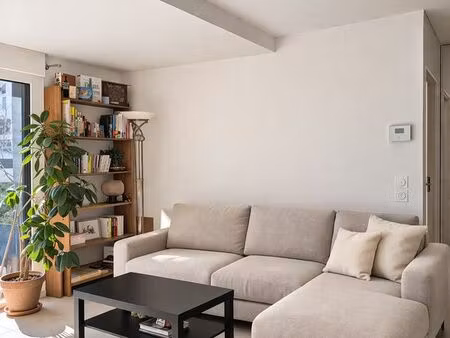 rare en centre-ville : t2 avec jardin privatif et garage