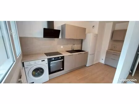 t3 rénové/équipé dans quartier curial