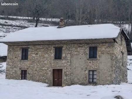 maison 183 m² – 5 ch – 1010 m² terrain – fort potentiel rénovation – chartreuse