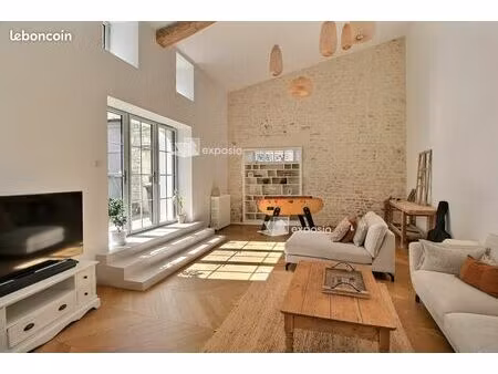 maison 7 pièces 221 m²