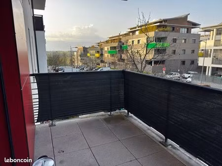 2 pièces avec terrasse  garage et cave