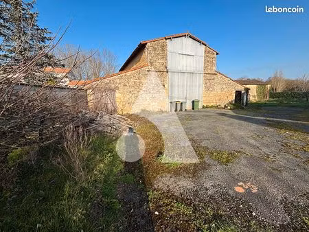 bâtiment 3 pièces 250 m²