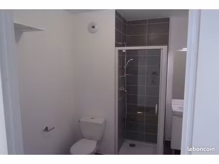 studio à louer – clairmarais / proche gare – résidence récente avec loggia