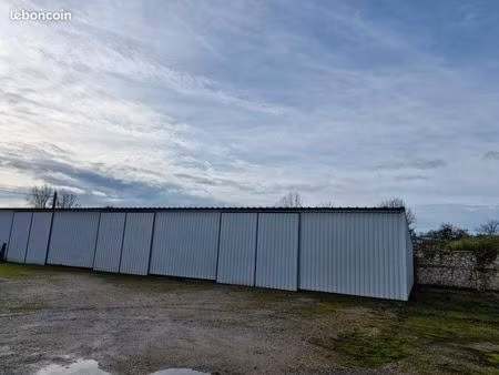 local professionnel/ artisanal / locaux / atelier /entrepôt/ hangar bâtiment